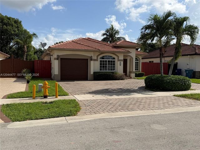 7753 NW 201st Terrace, Hialeah, FL 33015