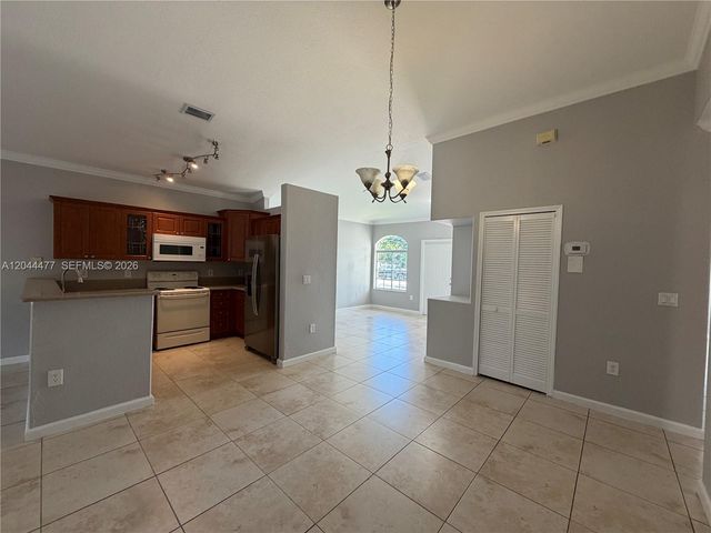 7753 NW 201st Terrace, Hialeah, FL 33015