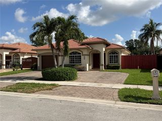 7753 NW 201st Terrace, Hialeah, FL 33015