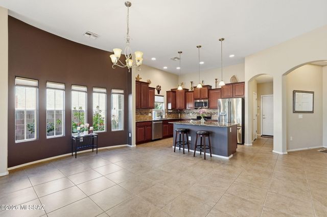 8810 W Irongate Road, Marana, AZ 85653