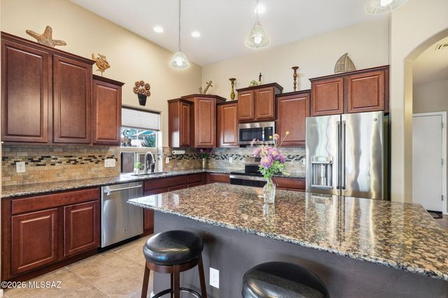 8810 W Irongate Road, Marana, AZ 85653