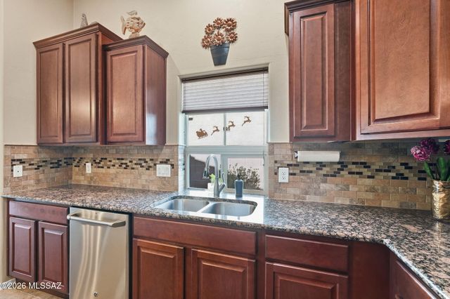 8810 W Irongate Road, Marana, AZ 85653