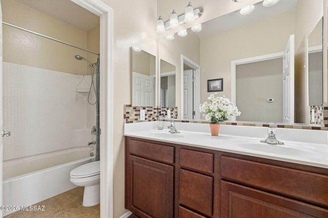 8810 W Irongate Road, Marana, AZ 85653