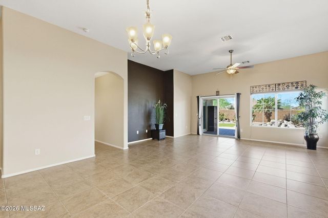 8810 W Irongate Road, Marana, AZ 85653