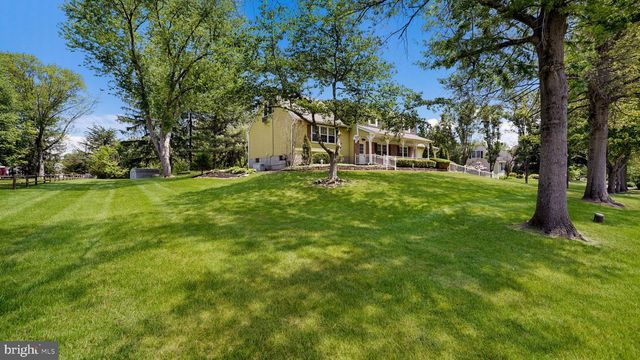 45 SQUIRREL RD, Doylestown, PA 18901