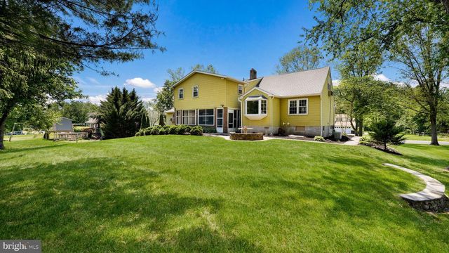 45 SQUIRREL RD, Doylestown, PA 18901