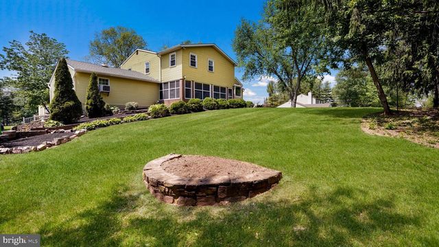 45 SQUIRREL RD, Doylestown, PA 18901