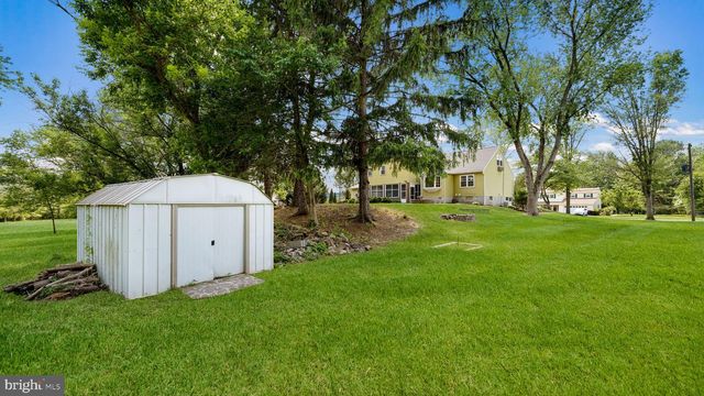 45 SQUIRREL RD, Doylestown, PA 18901