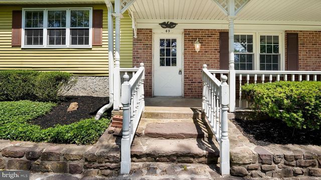 45 SQUIRREL RD, Doylestown, PA 18901
