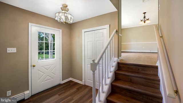 45 SQUIRREL RD, Doylestown, PA 18901