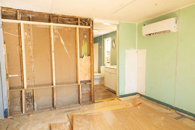 825 Glen Street, Walterboro, SC 29488