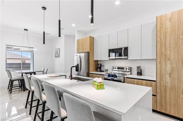 1012 SW 36th ST, Cape Coral, FL 33914