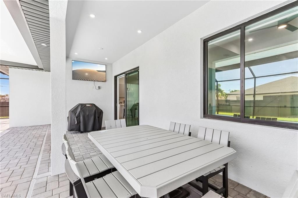 Image 26 of property listing at 1012 SW 36th ST, Cape Coral, FL 33914