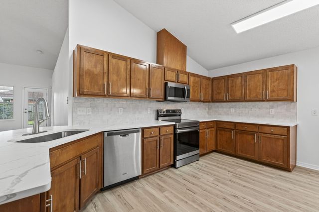 1608 Sutton Place, Fort Walton Beach, FL 32547