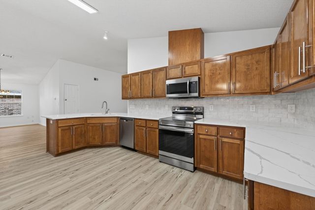 1608 Sutton Place, Fort Walton Beach, FL 32547