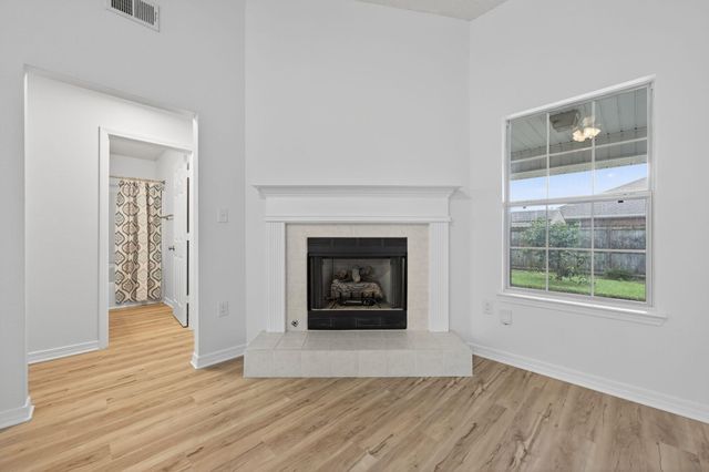1608 Sutton Place, Fort Walton Beach, FL 32547
