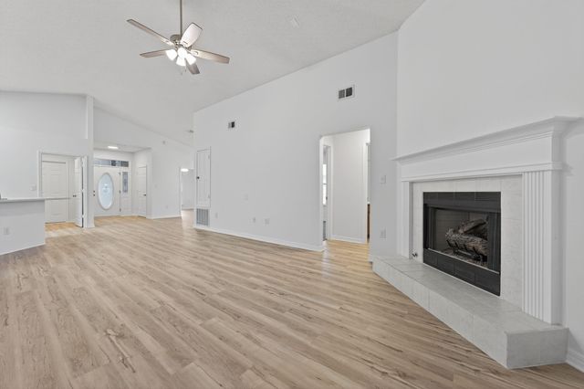 1608 Sutton Place, Fort Walton Beach, FL 32547
