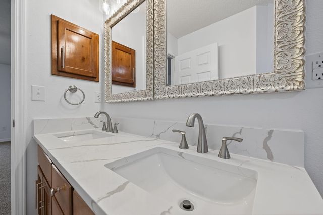 1608 Sutton Place, Fort Walton Beach, FL 32547