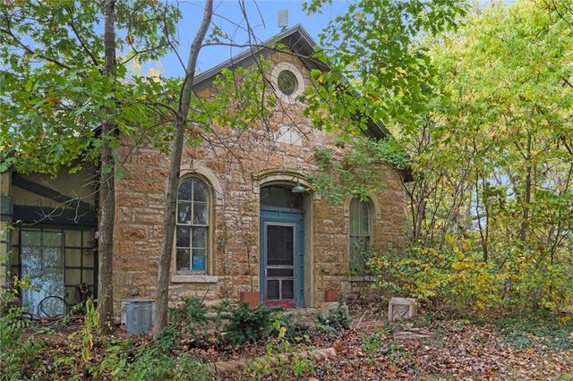 25130 Chieftain Road, Lawrence, KS 66044