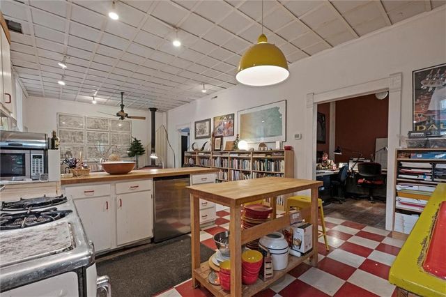 25130 Chieftain Road, Lawrence, KS 66044