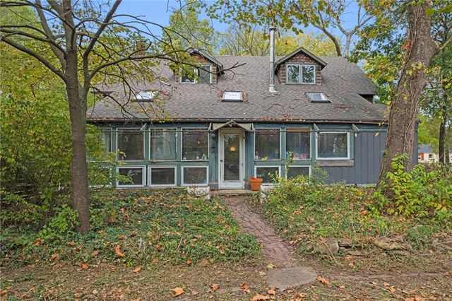 25130 Chieftain Road, Lawrence, KS 66044