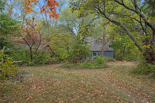 25130 Chieftain Road, Lawrence, KS 66044