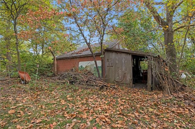 25130 Chieftain Road, Lawrence, KS 66044