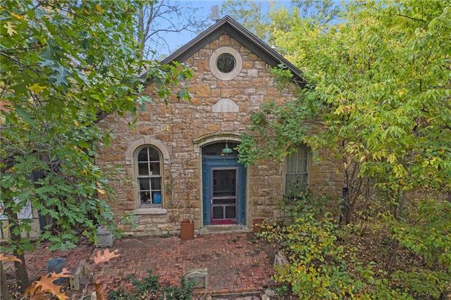 25130 Chieftain Road, Lawrence, KS 66044