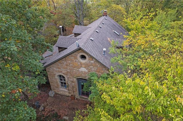 25130 Chieftain Road, Lawrence, KS 66044