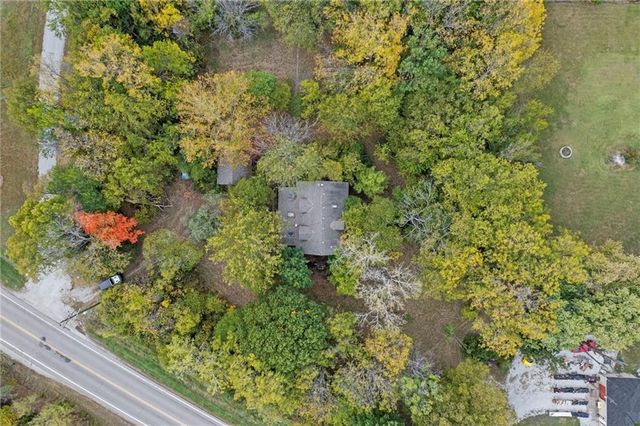 25130 Chieftain Road, Lawrence, KS 66044