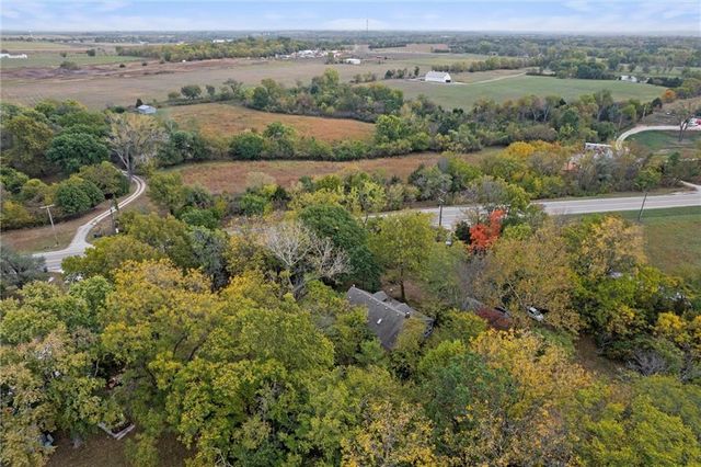 25130 Chieftain Road, Lawrence, KS 66044