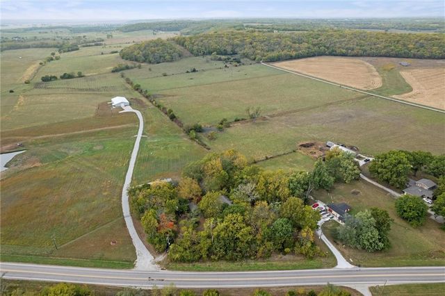 25130 Chieftain Road, Lawrence, KS 66044