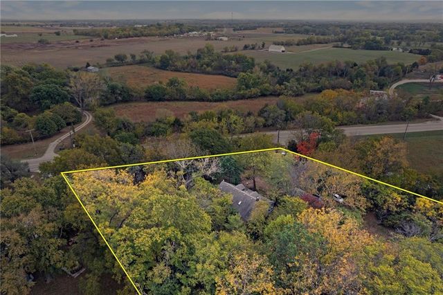 25130 Chieftain Road, Lawrence, KS 66044