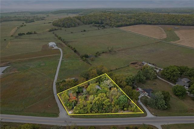 25130 Chieftain Road, Lawrence, KS 66044