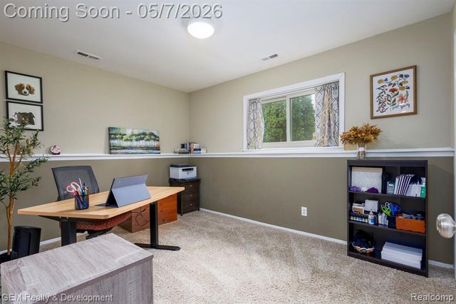 19537 Pollyanna Drive, Livonia, MI 48152