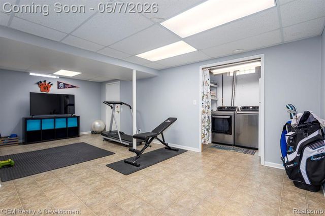 19537 Pollyanna Drive, Livonia, MI 48152