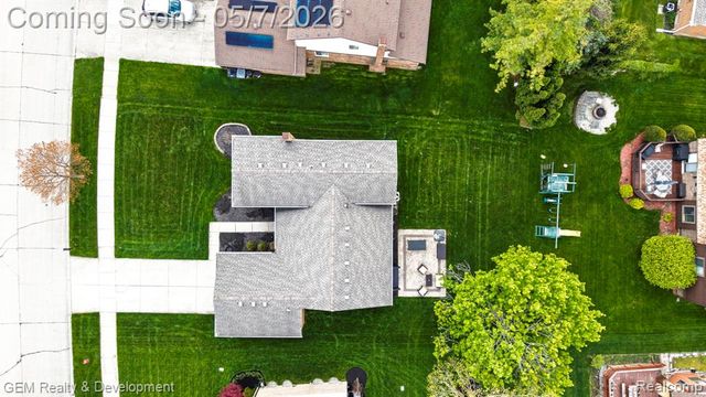 19537 Pollyanna Drive, Livonia, MI 48152