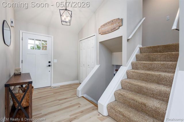 19537 Pollyanna Drive, Livonia, MI 48152