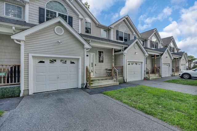 30 Water St 6, Attleboro, MA 02703
