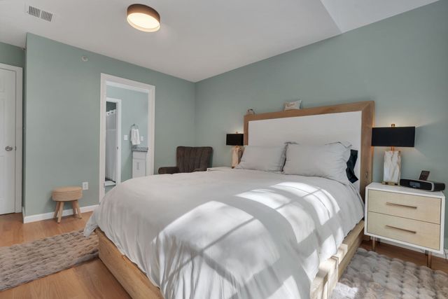 30 Water St 6, Attleboro, MA 02703
