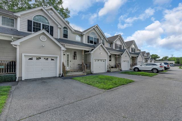 30 Water St 6, Attleboro, MA 02703