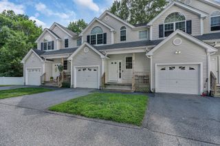 30 Water St 6, Attleboro, MA 02703