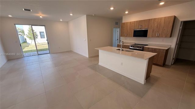 1535 SE 7th Ct 1535, Homestead, FL 33033