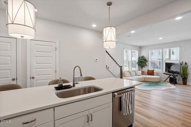 1234 Coach Station Alley 101, Raleigh, NC 27601