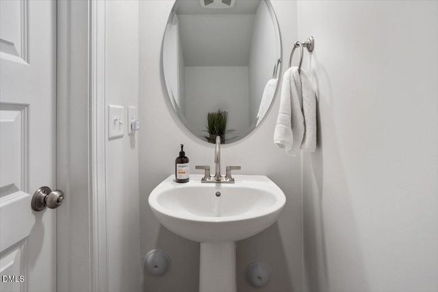 1234 Coach Station Alley 101, Raleigh, NC 27601