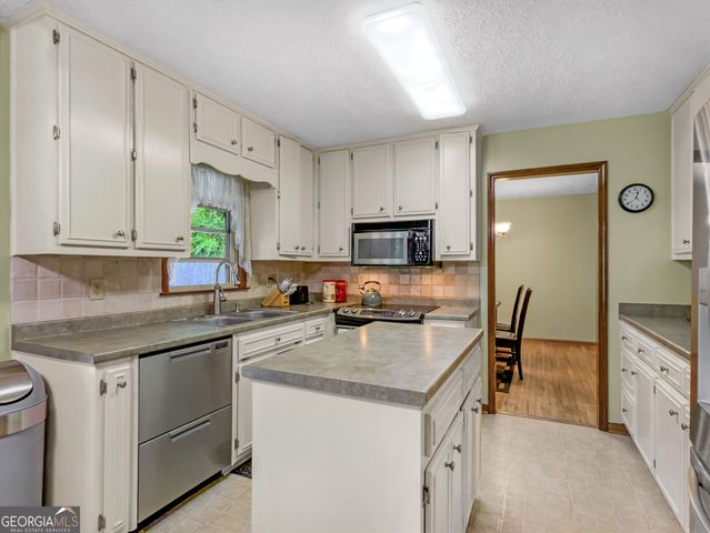 1985 Lullwater Circle, Jonesboro, GA 30236