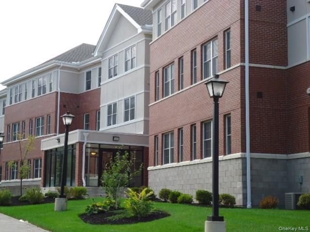 77 QUAKER Avenue 111, Cornwall, NY 12518