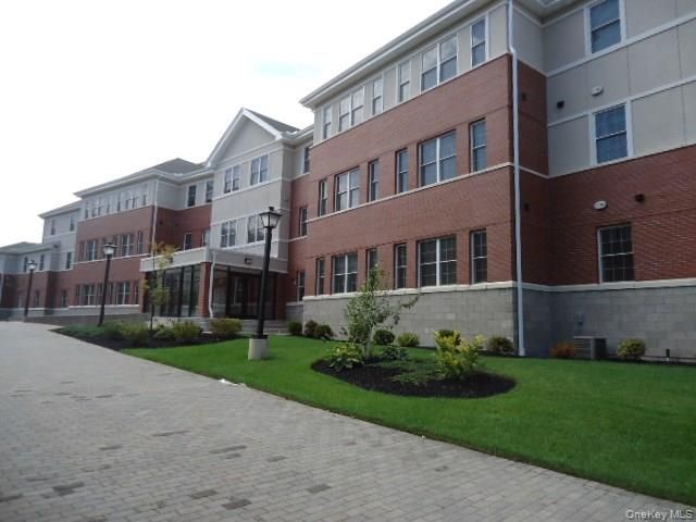 77 QUAKER Avenue 111, Cornwall, NY 12518