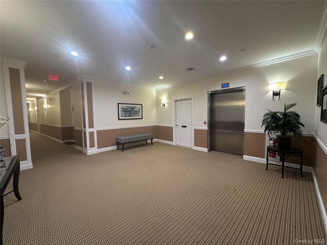 77 QUAKER Avenue 111, Cornwall, NY 12518