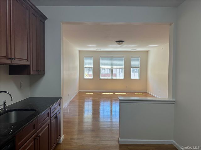 77 QUAKER Avenue 111, Cornwall, NY 12518